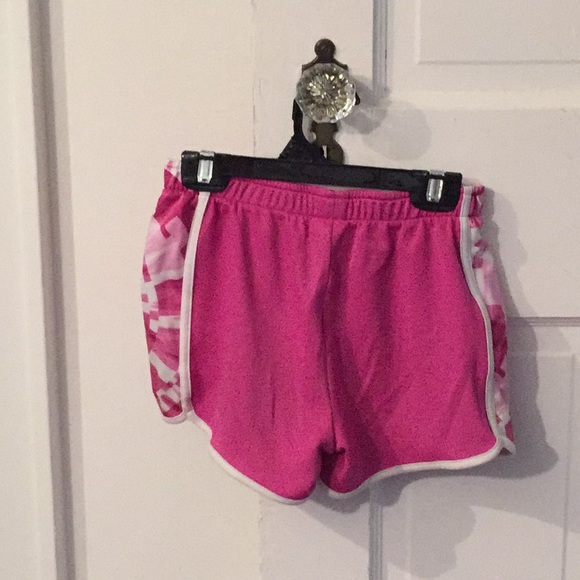Pink under Armour shorts! - Picture 2 of 4
